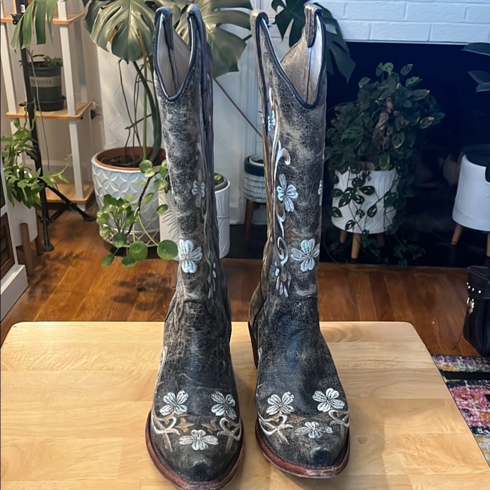 Circle G Cowboy Boots size 7.5